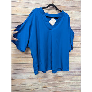 3xl blue cold sleeve top.